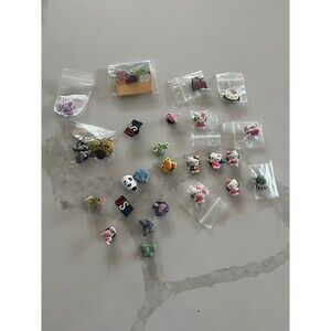 Croc Charms Lot Hello Kitty, Looney Tunes, Kermit, Etc